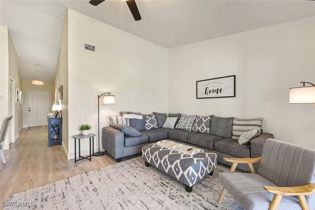 7360 Glenmoor LN 4305, Naples, FL 34104