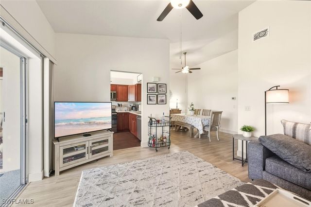 7360 Glenmoor LN 4305, Naples, FL 34104