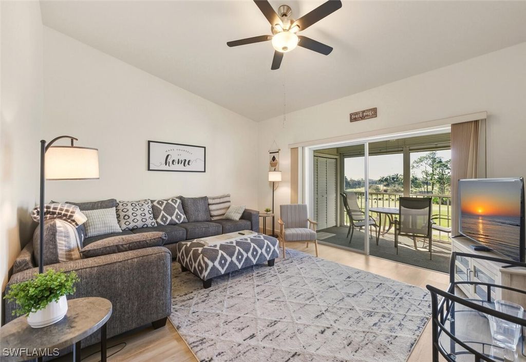 7360 Glenmoor LN 4305, Naples, FL 34104