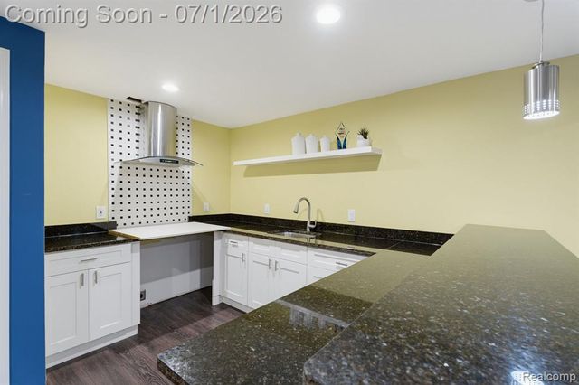 21596 Chase Drive, Novi, MI 48375