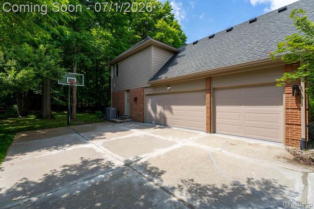 21596 Chase Drive, Novi, MI 48375