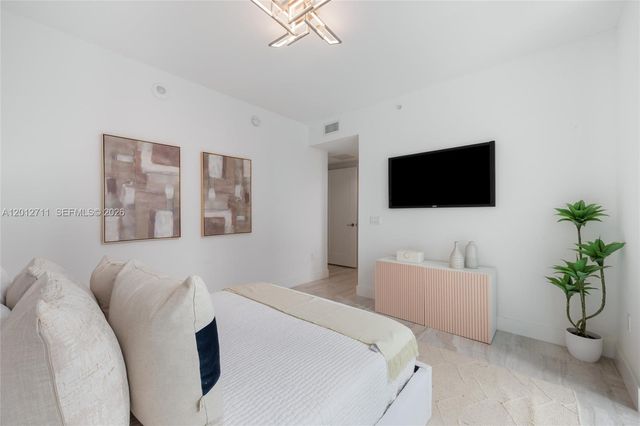 100 E Las Olas Blvd 3201, Fort Lauderdale, FL 33301
