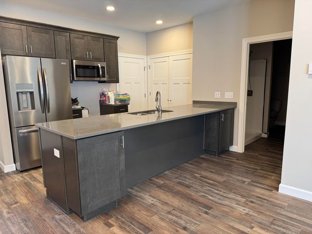 135 Lexington Pointe Drive 8, Niles, MI 49120
