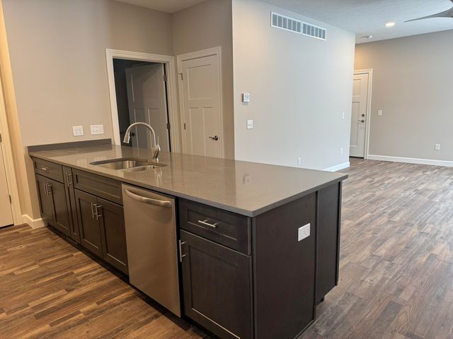 135 Lexington Pointe Drive 8, Niles, MI 49120