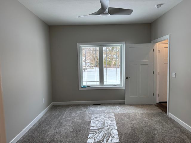 135 Lexington Pointe Drive 8, Niles, MI 49120