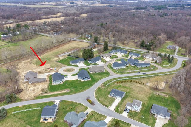 135 Lexington Pointe Drive 8, Niles, MI 49120