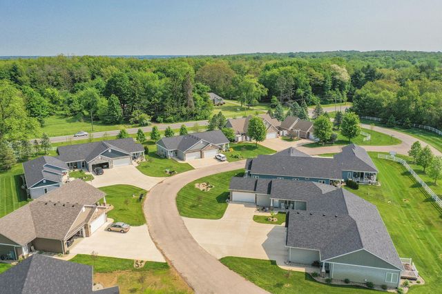 135 Lexington Pointe Drive 8, Niles, MI 49120