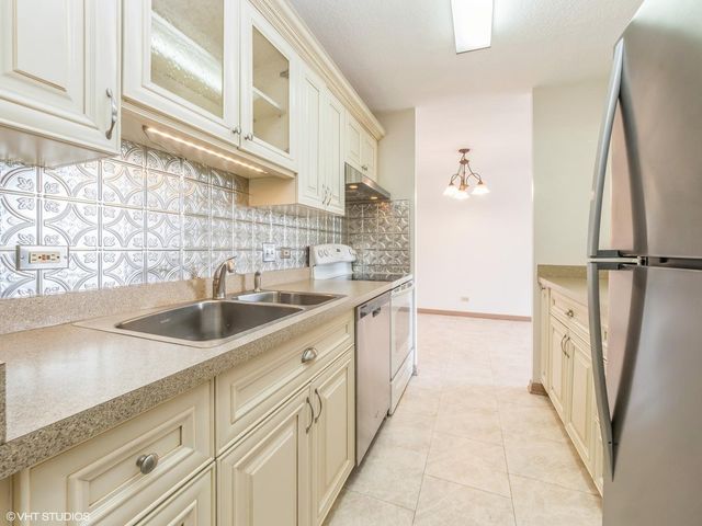 1800 Huntington Boulevard 409, Hoffman Estates, IL 60169