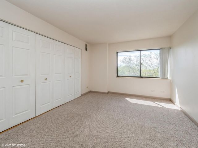 1800 Huntington Boulevard 409, Hoffman Estates, IL 60169