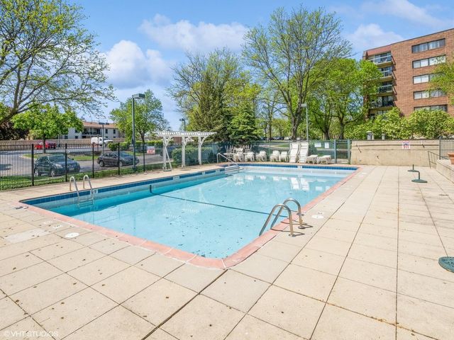 1800 Huntington Boulevard 409, Hoffman Estates, IL 60169