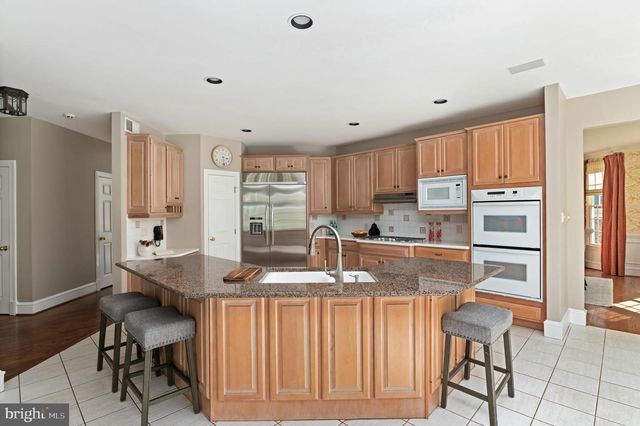 6723 LANDON LN, Bethesda, MD 20817