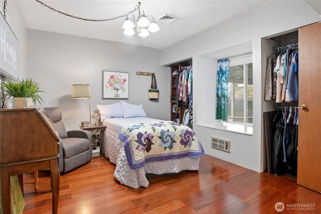 3506 Columbia Heights Road, Longview, WA 98632