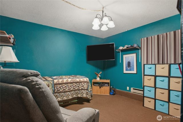 3506 Columbia Heights Road, Longview, WA 98632