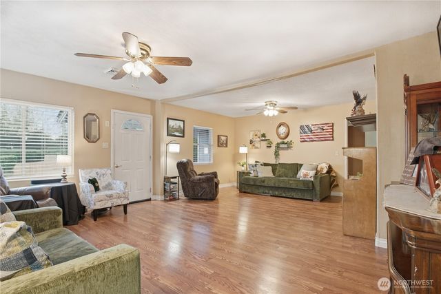 3506 Columbia Heights Road, Longview, WA 98632