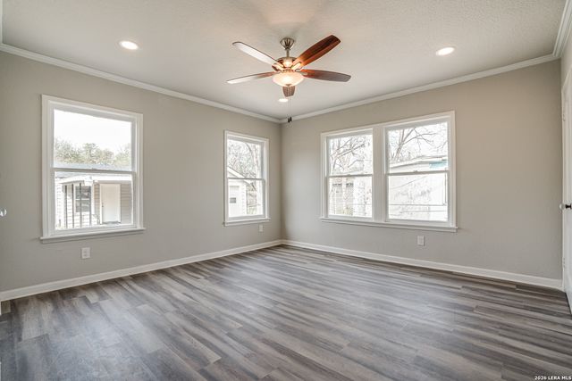 2411 W Huisache Av., San Antonio, TX 78228