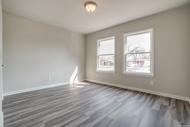 2411 W Huisache Av., San Antonio, TX 78228