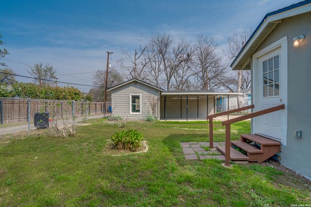 2411 W Huisache Av., San Antonio, TX 78228