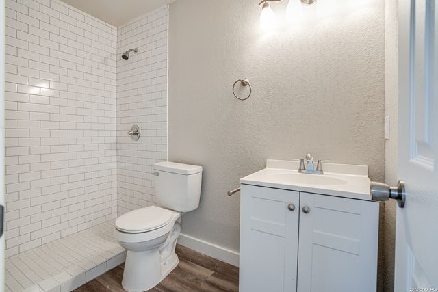 2411 W Huisache Av., San Antonio, TX 78228