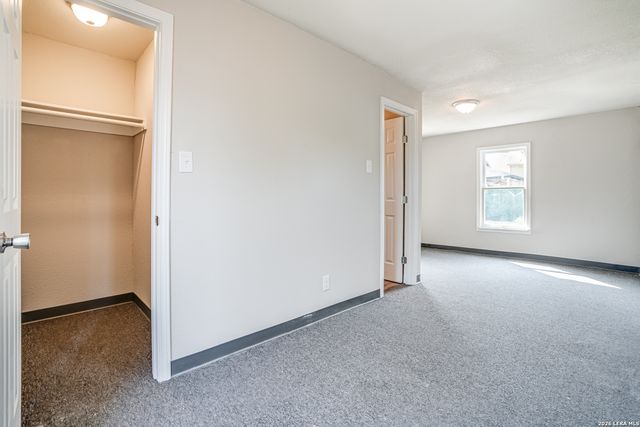 2411 W Huisache Av., San Antonio, TX 78228