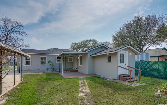 2411 W Huisache Av., San Antonio, TX 78228