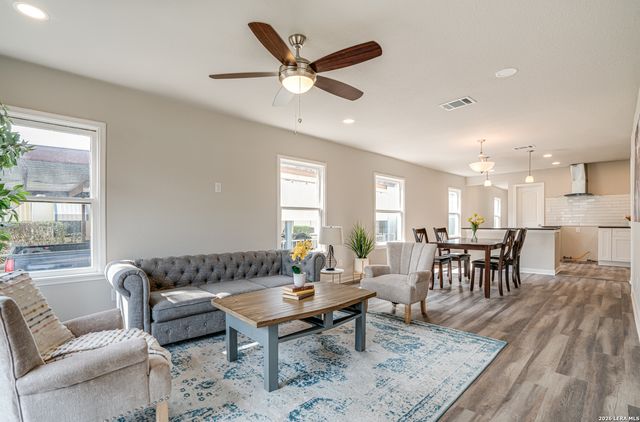 2411 W Huisache Av., San Antonio, TX 78228