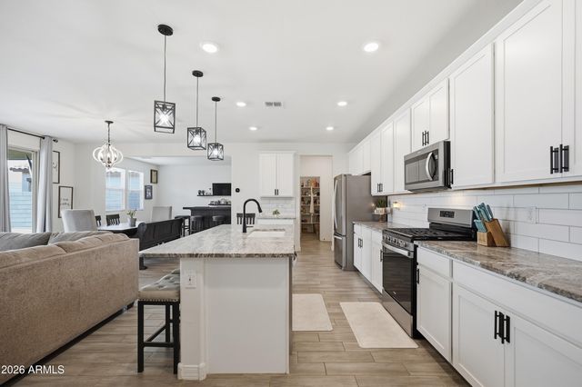 17168 W Running Deer Trail, Surprise, AZ 85387