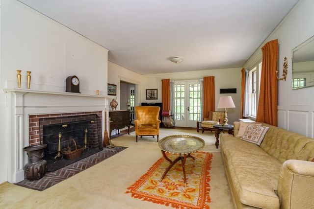 355 High St, Westwood, MA 02090