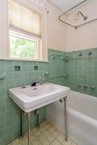 355 High St, Westwood, MA 02090