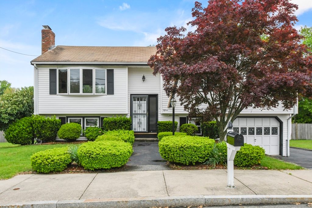 15 Brandt Drive, Woburn, MA 01801