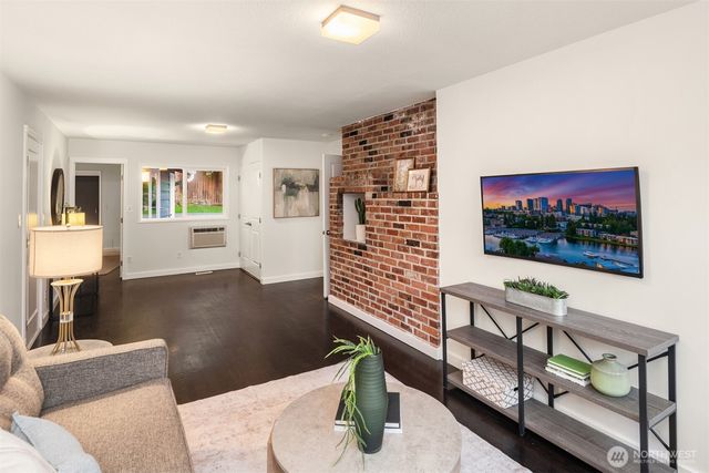16628 SE 26th Street, Bellevue, WA 98008