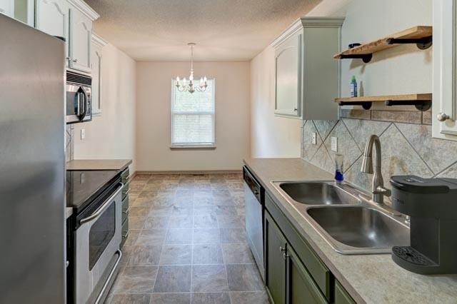 1215 NW Ashley Lane, Grain Valley, MO 64029