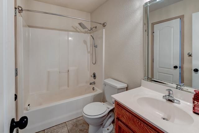 1215 NW Ashley Lane, Grain Valley, MO 64029