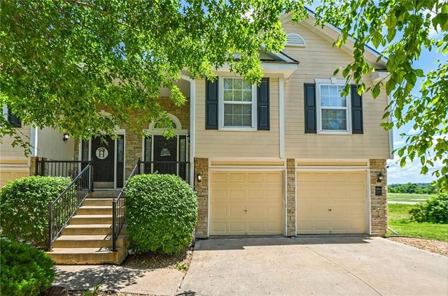 1215 NW Ashley Lane, Grain Valley, MO 64029