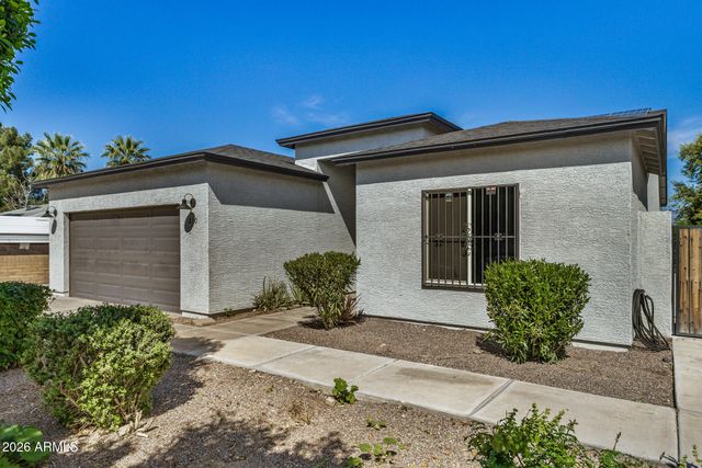 210 W SUNLAND Avenue, Phoenix, AZ 85041