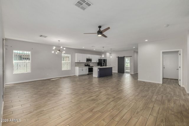 210 W SUNLAND Avenue, Phoenix, AZ 85041