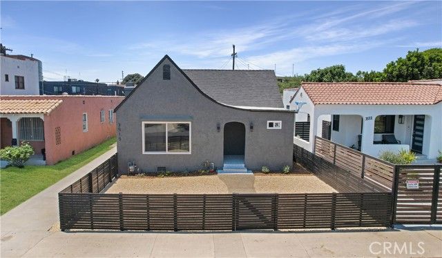 3515 S Norton, Los Angeles, CA 90018