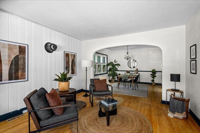 824 E 11th Street, Duluth, MN 55805