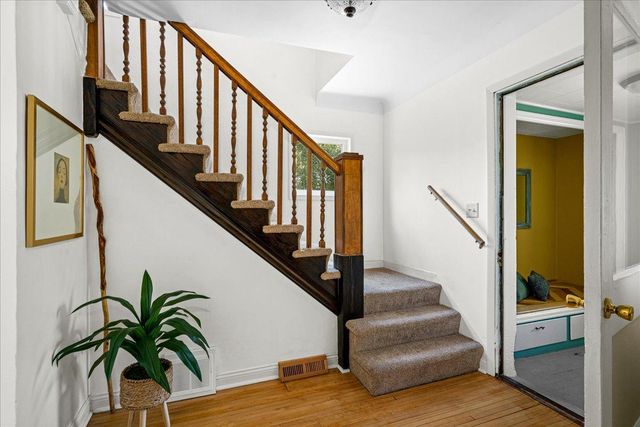 824 E 11th Street, Duluth, MN 55805