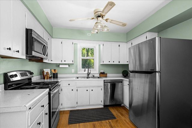 824 E 11th Street, Duluth, MN 55805