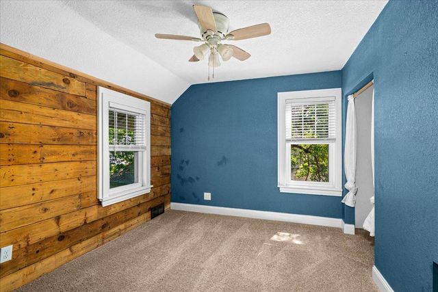 824 E 11th Street, Duluth, MN 55805