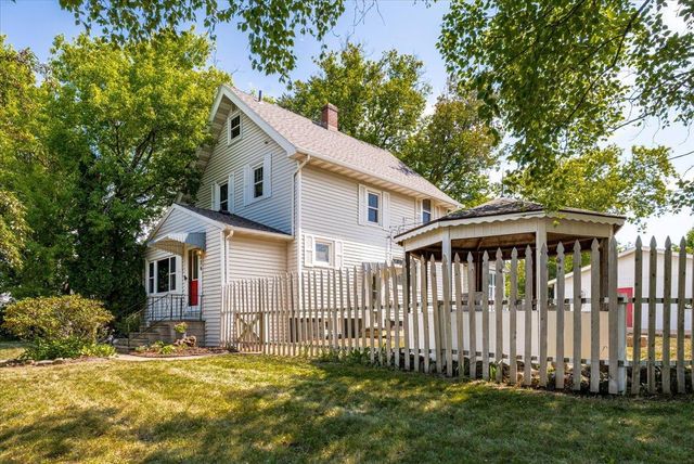 824 E 11th Street, Duluth, MN 55805