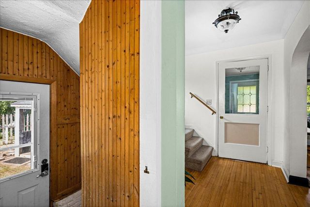 824 E 11th Street, Duluth, MN 55805