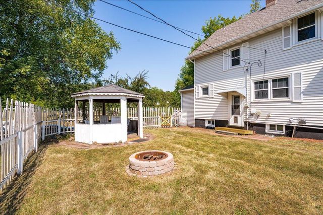 824 E 11th Street, Duluth, MN 55805
