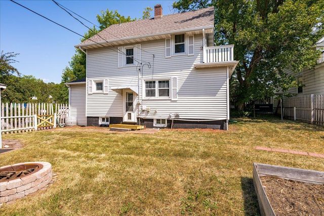 824 E 11th Street, Duluth, MN 55805