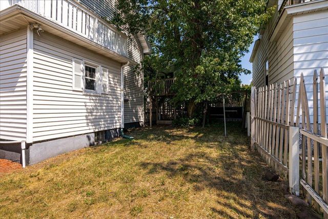 824 E 11th Street, Duluth, MN 55805