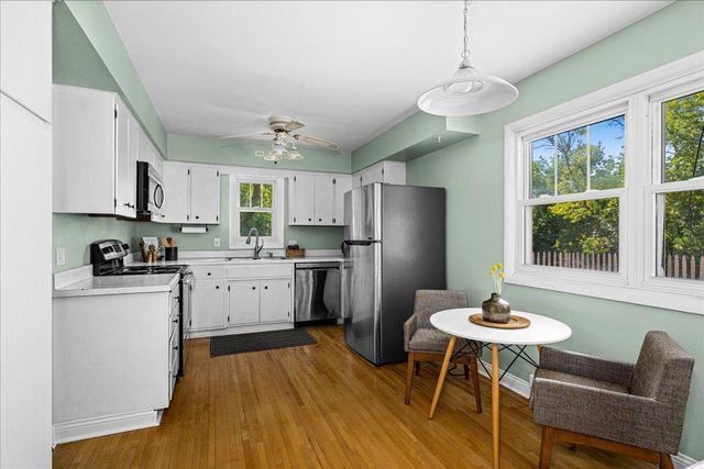 824 E 11th Street, Duluth, MN 55805