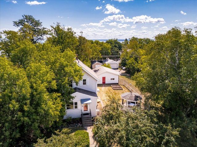 824 E 11th Street, Duluth, MN 55805