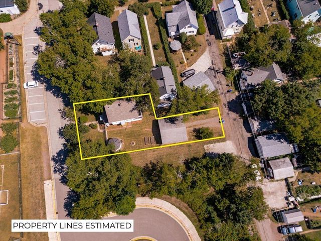 824 E 11th Street, Duluth, MN 55805