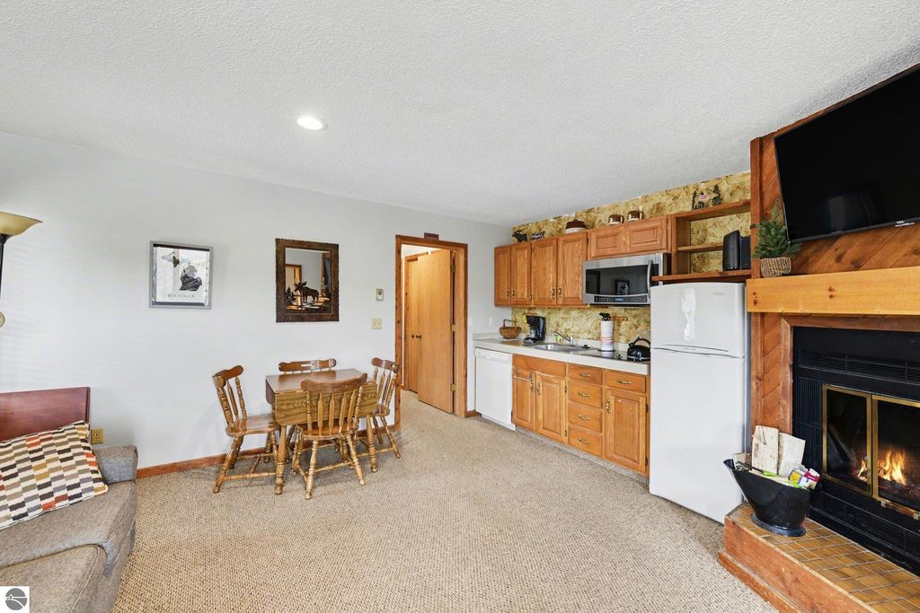 Image 10 of property listing at 6520 Schuss Mountain Lane # 3208, Mancelona, MI 49659