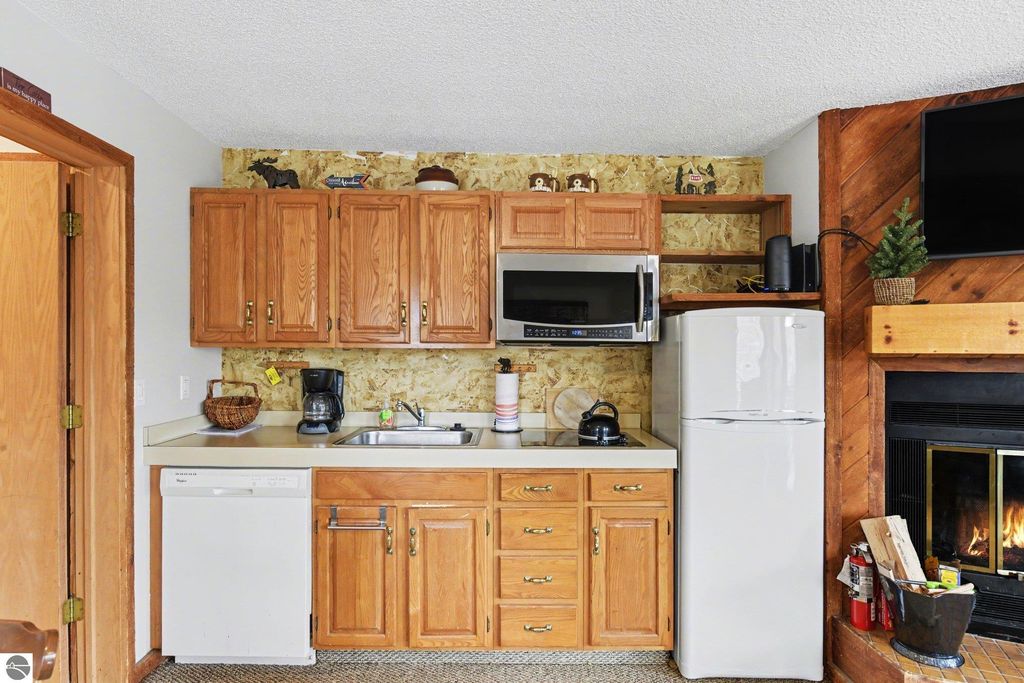 Image 12 of property listing at 6520 Schuss Mountain Lane # 3208, Mancelona, MI 49659